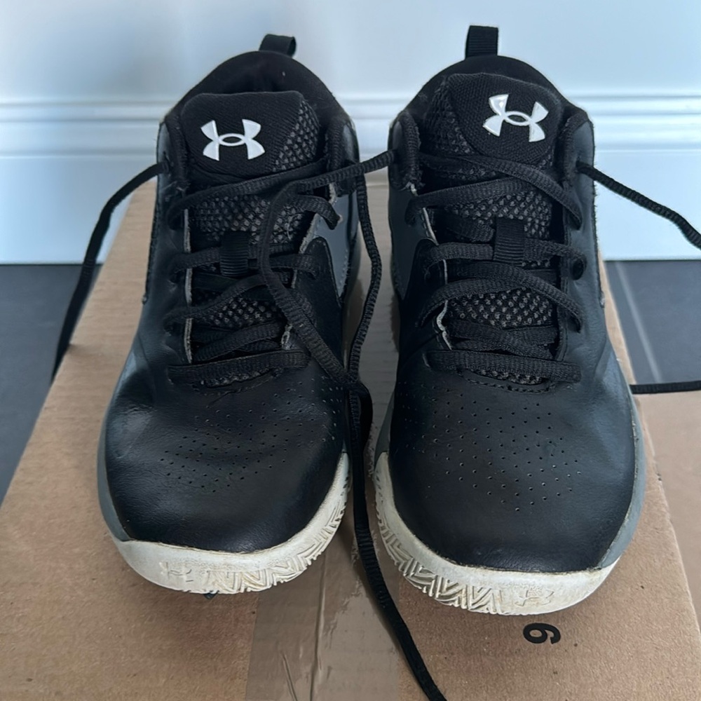 Under Armour Boys Basketball Shoes